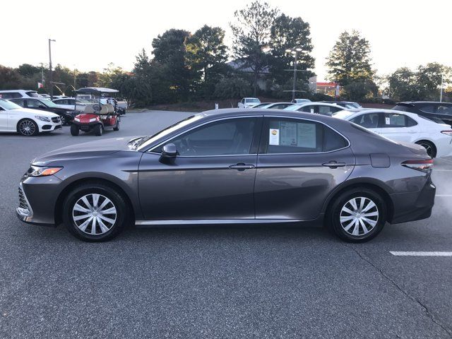 2022 Toyota Camry Hybrid LE