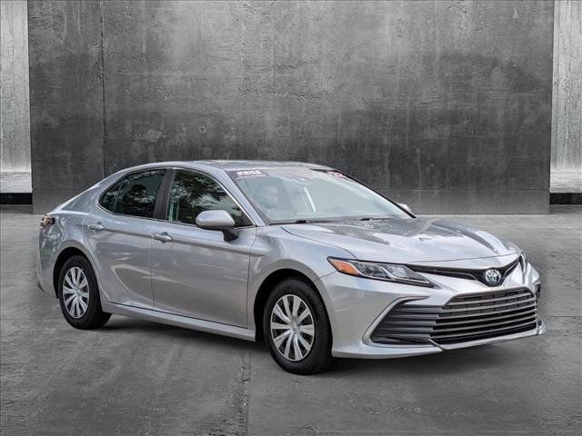 2022 Toyota Camry Hybrid LE