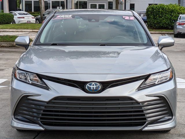 2022 Toyota Camry Hybrid LE