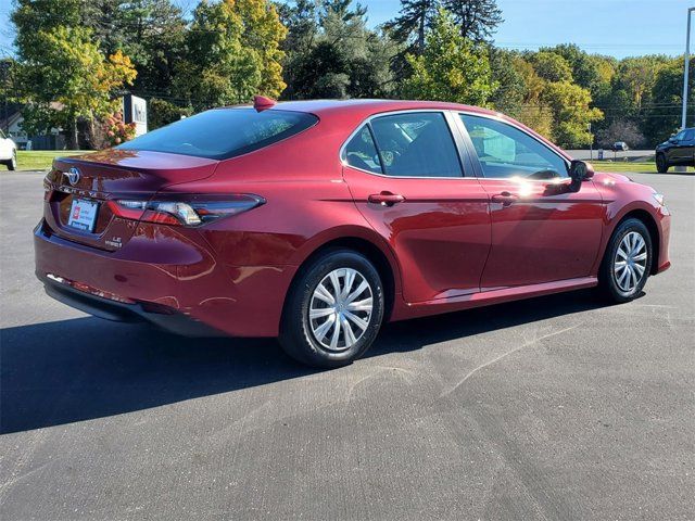 2022 Toyota Camry Hybrid LE