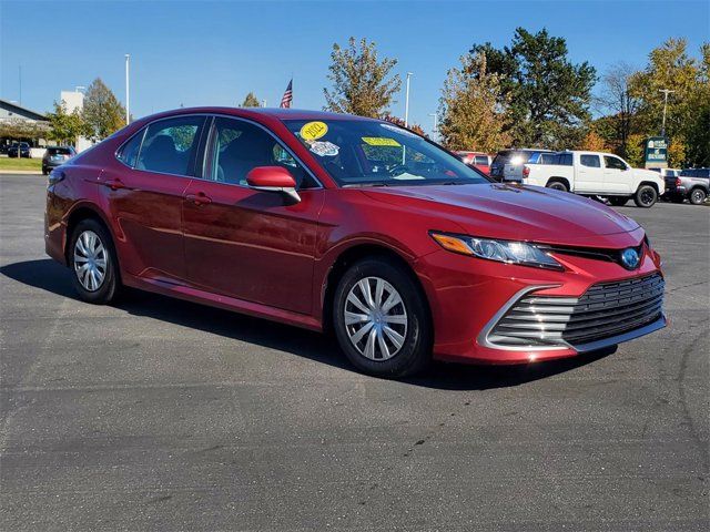 2022 Toyota Camry Hybrid LE