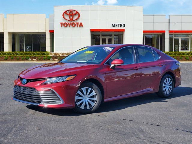 2022 Toyota Camry Hybrid LE