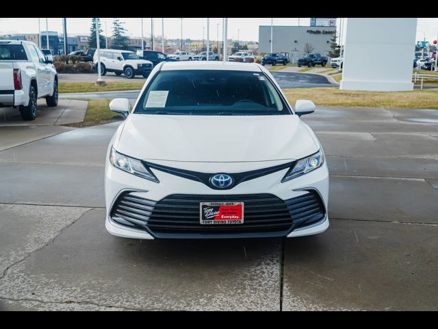 2022 Toyota Camry Hybrid LE