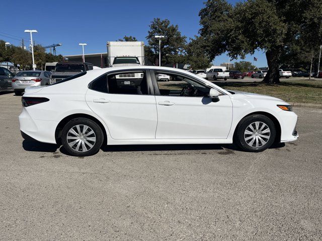 2022 Toyota Camry Hybrid LE