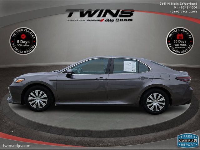 2022 Toyota Camry Hybrid LE