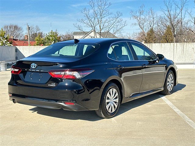 2022 Toyota Camry Hybrid LE