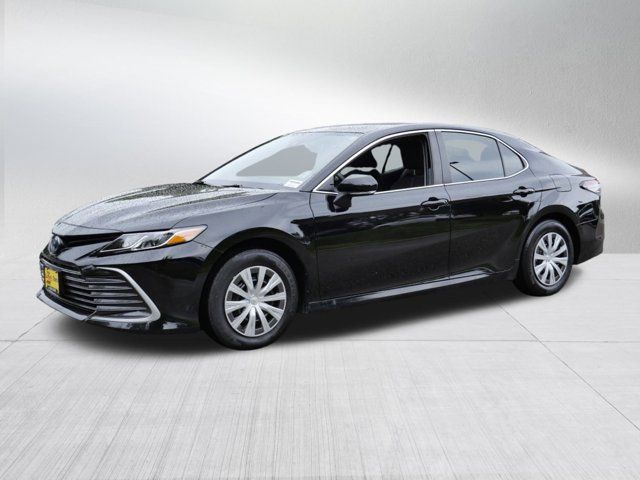 2022 Toyota Camry Hybrid LE