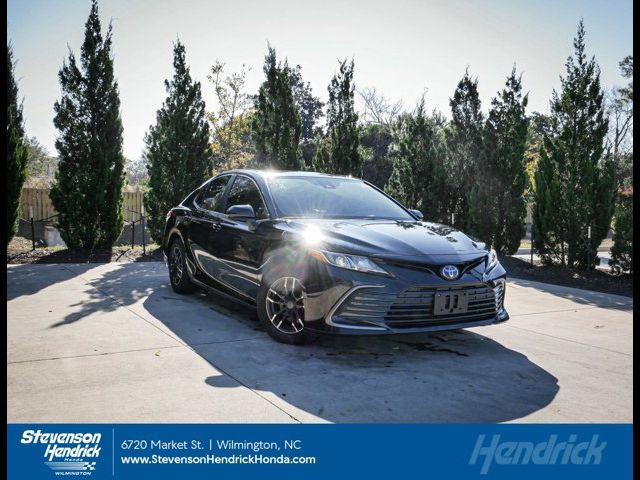 2022 Toyota Camry Hybrid LE