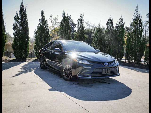 2022 Toyota Camry Hybrid LE