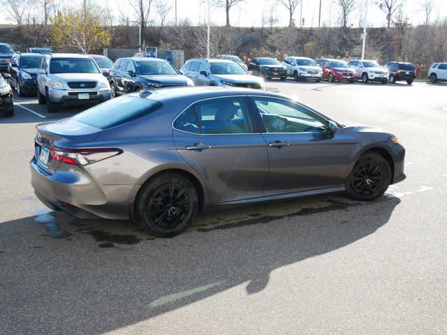 2022 Toyota Camry Hybrid LE