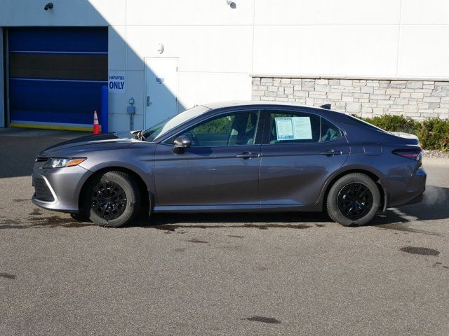 2022 Toyota Camry Hybrid LE