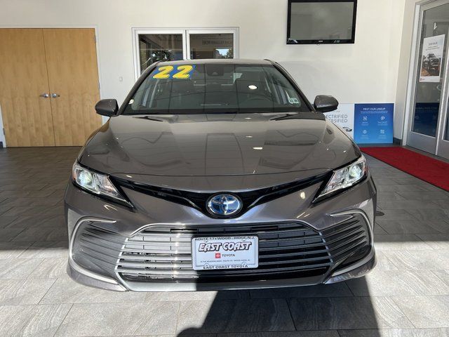 2022 Toyota Camry Hybrid LE