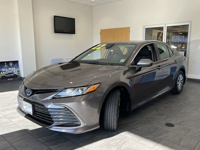 2022 Toyota Camry Hybrid LE