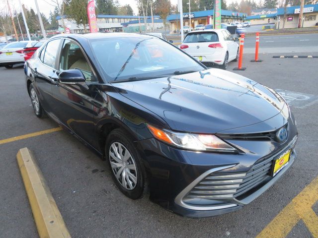 2022 Toyota Camry Hybrid LE