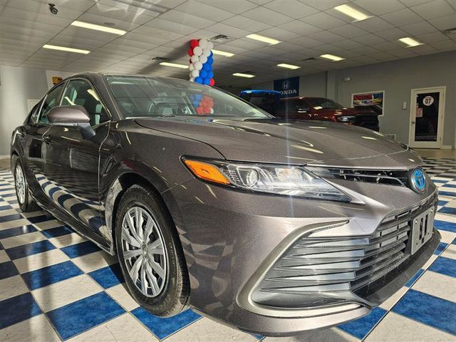 2022 Toyota Camry Hybrid LE