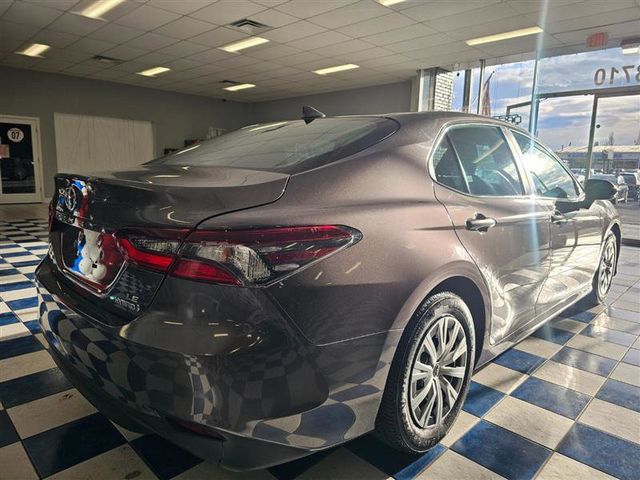 2022 Toyota Camry Hybrid LE