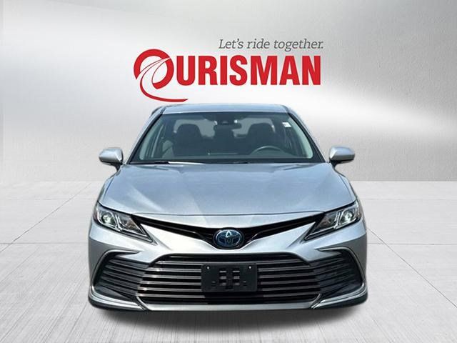 2022 Toyota Camry Hybrid LE