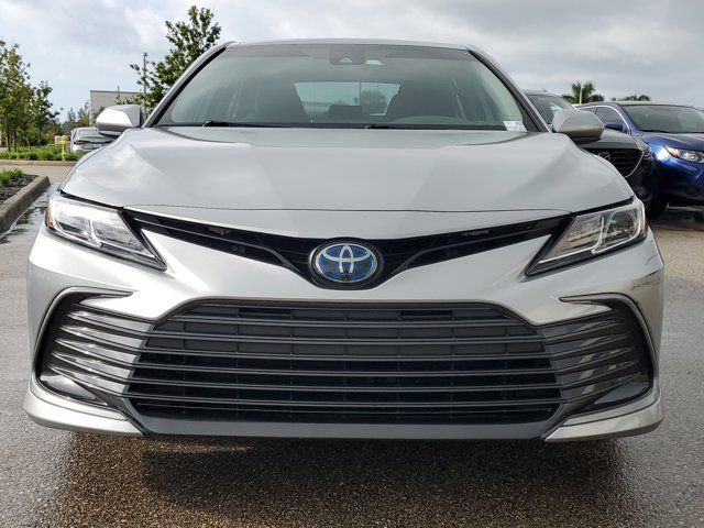 2022 Toyota Camry Hybrid LE