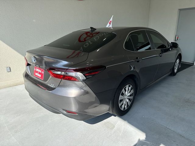 2022 Toyota Camry Hybrid LE