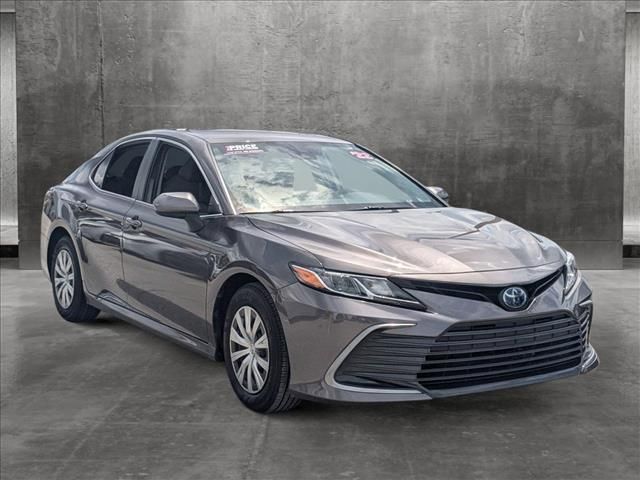 2022 Toyota Camry Hybrid LE