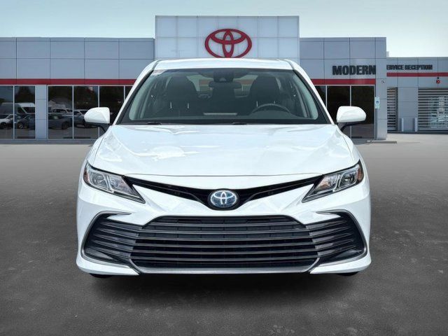 2022 Toyota Camry Hybrid LE