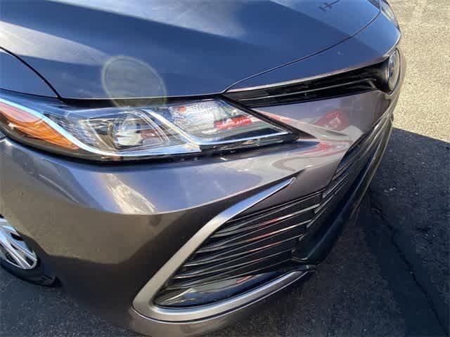 2022 Toyota Camry Hybrid LE