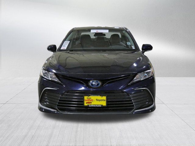 2022 Toyota Camry Hybrid LE