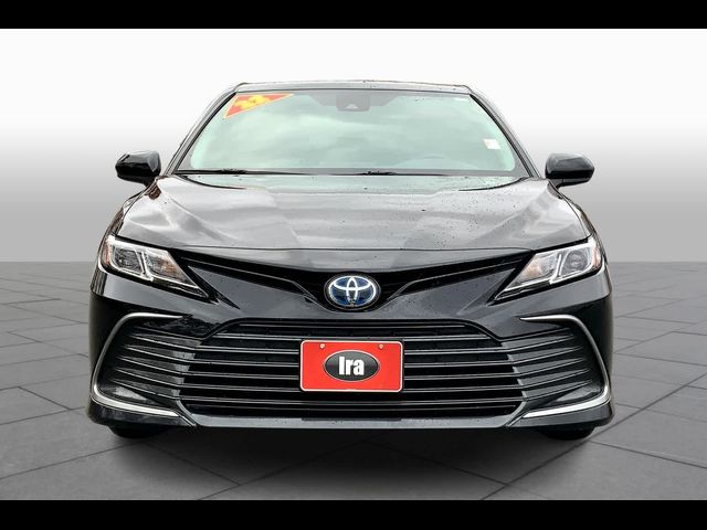 2022 Toyota Camry Hybrid LE