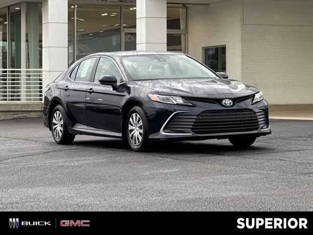 2022 Toyota Camry Hybrid LE