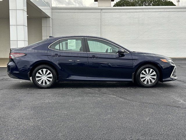 2022 Toyota Camry Hybrid LE