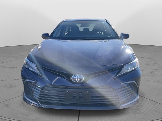 2022 Toyota Camry Hybrid LE