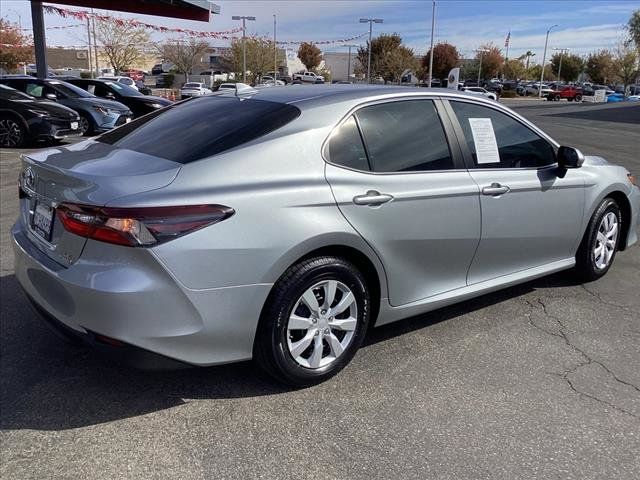 2022 Toyota Camry Hybrid LE