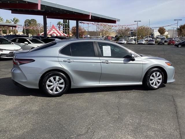 2022 Toyota Camry Hybrid LE