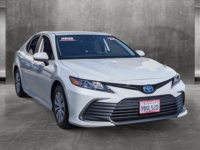 2022 Toyota Camry Hybrid LE