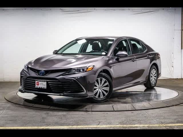 2022 Toyota Camry Hybrid LE