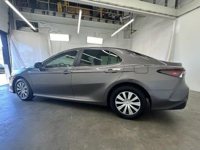 2022 Toyota Camry Hybrid LE