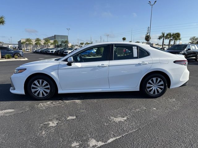 2022 Toyota Camry Hybrid LE