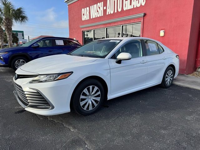 2022 Toyota Camry Hybrid LE