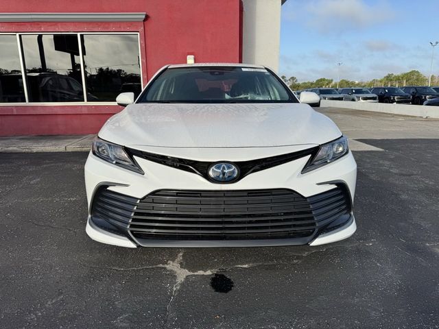 2022 Toyota Camry Hybrid LE