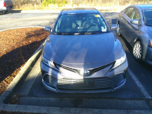 2022 Toyota Camry Hybrid LE