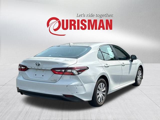 2022 Toyota Camry Hybrid LE