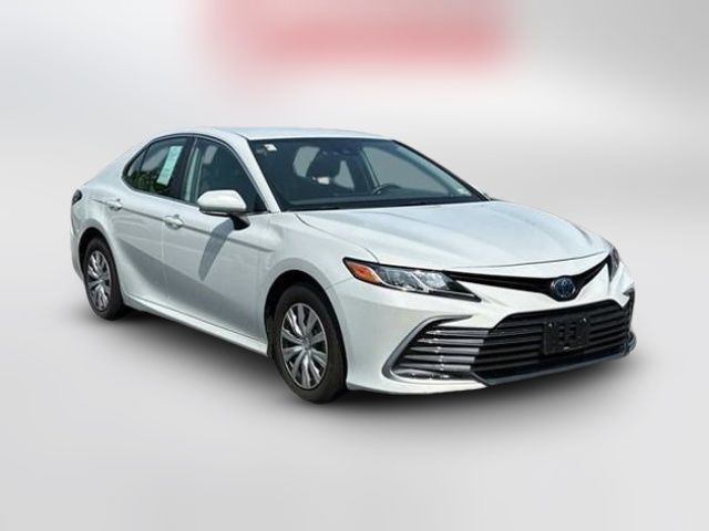 2022 Toyota Camry Hybrid LE