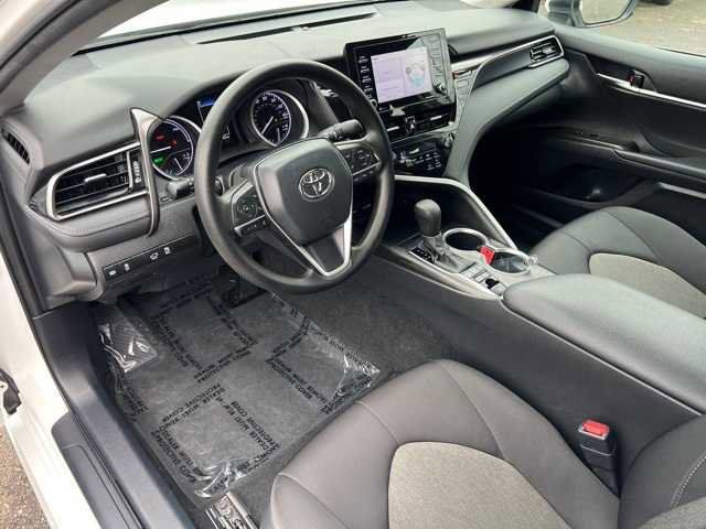 2022 Toyota Camry Hybrid LE