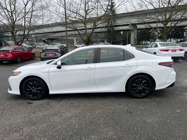 2022 Toyota Camry Hybrid LE