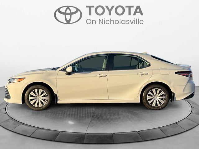 2022 Toyota Camry Hybrid LE