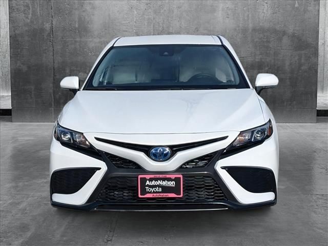 2022 Toyota Camry Hybrid SE