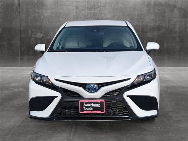 2022 Toyota Camry Hybrid SE