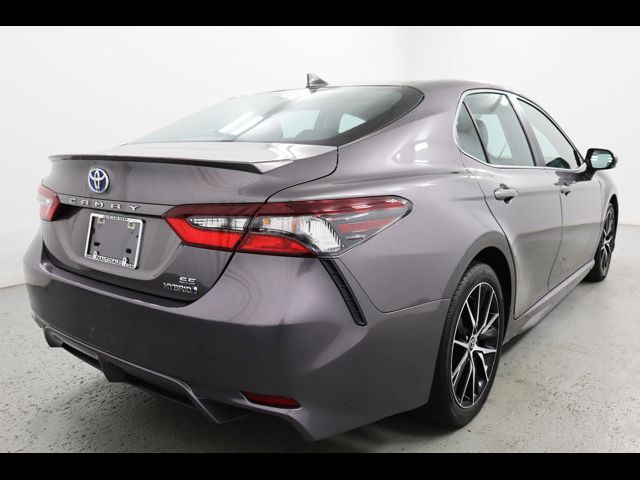 2022 Toyota Camry Hybrid SE