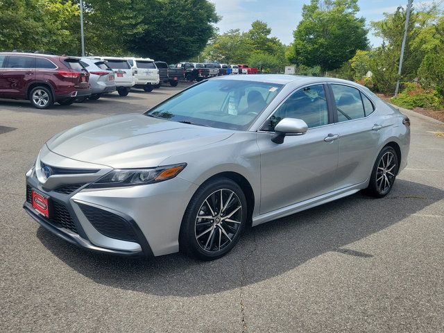 2022 Toyota Camry Hybrid SE