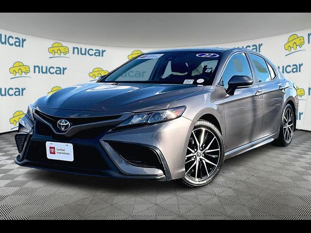 2022 Toyota Camry Hybrid SE